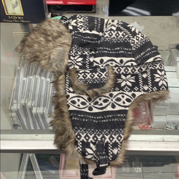 Men’s winter hat great hat for winter - Picture 3 of 5